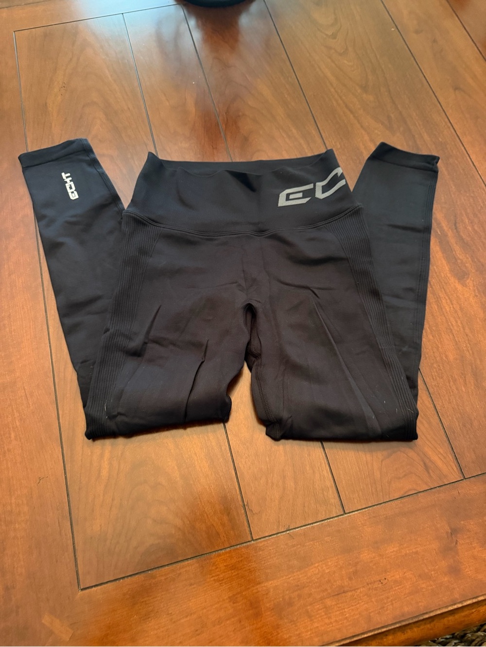 ECHT arise scrunch Leggings